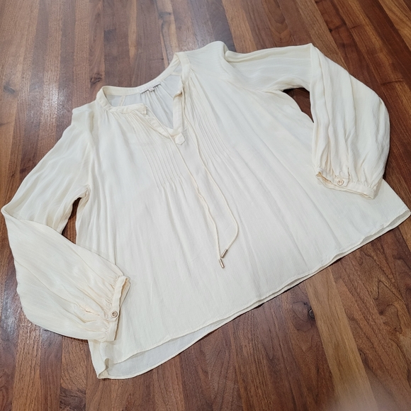 Skies Are Blue Boho Top Tie Neckline Sewn Pleating Details Button Cuff - Picture 1 of 9